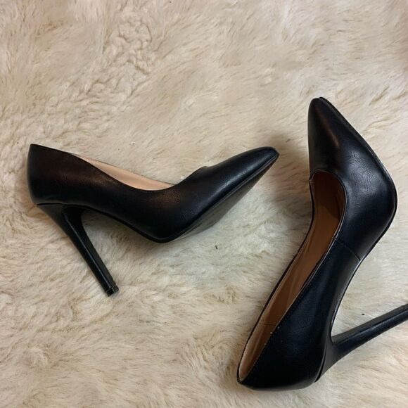 Journee Collection Black Heels size 7 - Picture 7 of 8